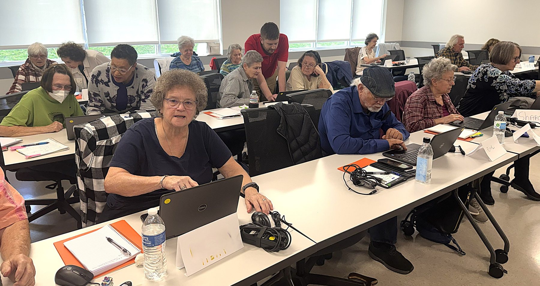 Adult learners participating in a Tech 4 All Tennessee class